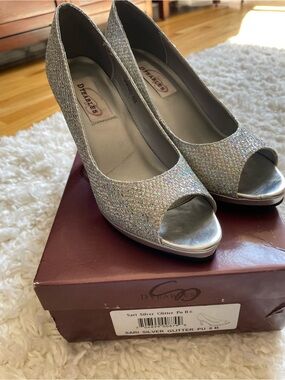Dyeables Silver Glitter Peep-Toe Heels